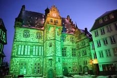 Beleuchtetes Rathaus © Universitätsstadt Marburg